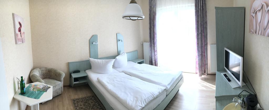Kastanienhof Hotel Garni Zinnowitz Esterno foto