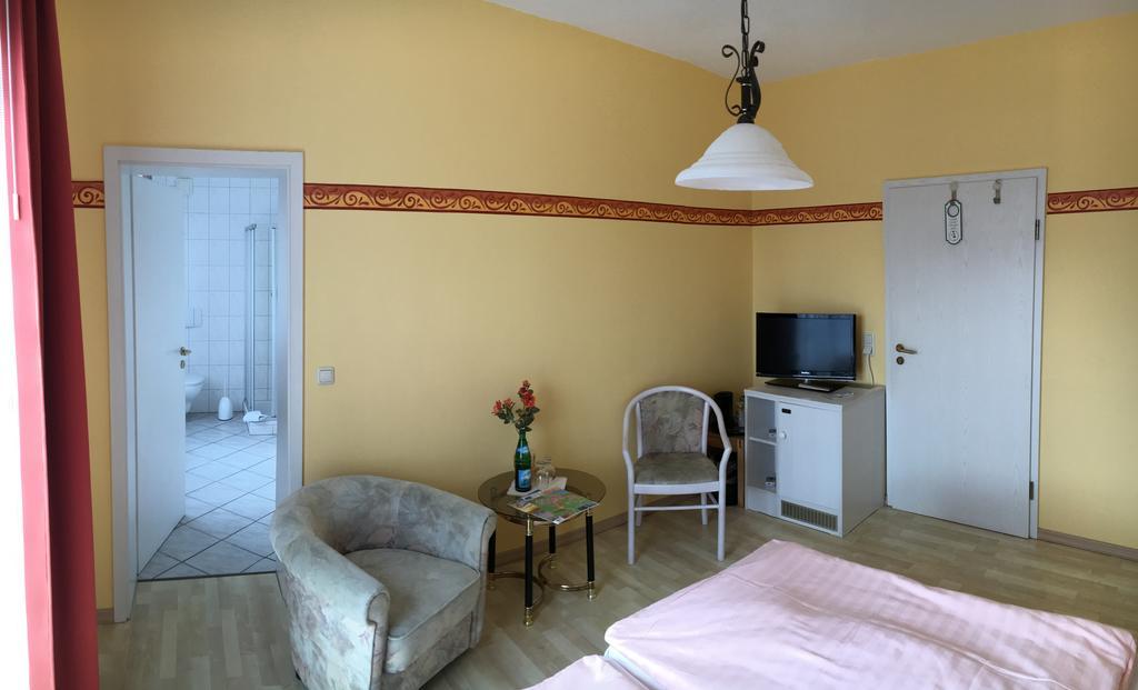 Kastanienhof Hotel Garni Zinnowitz Esterno foto