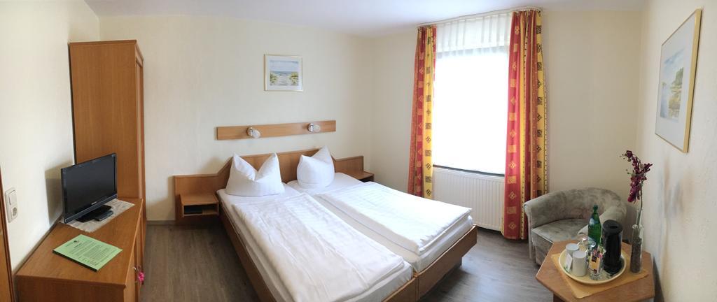 Kastanienhof Hotel Garni Zinnowitz Camera foto